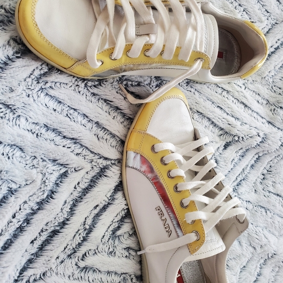 Tennis shoes - Picture 5 of 5